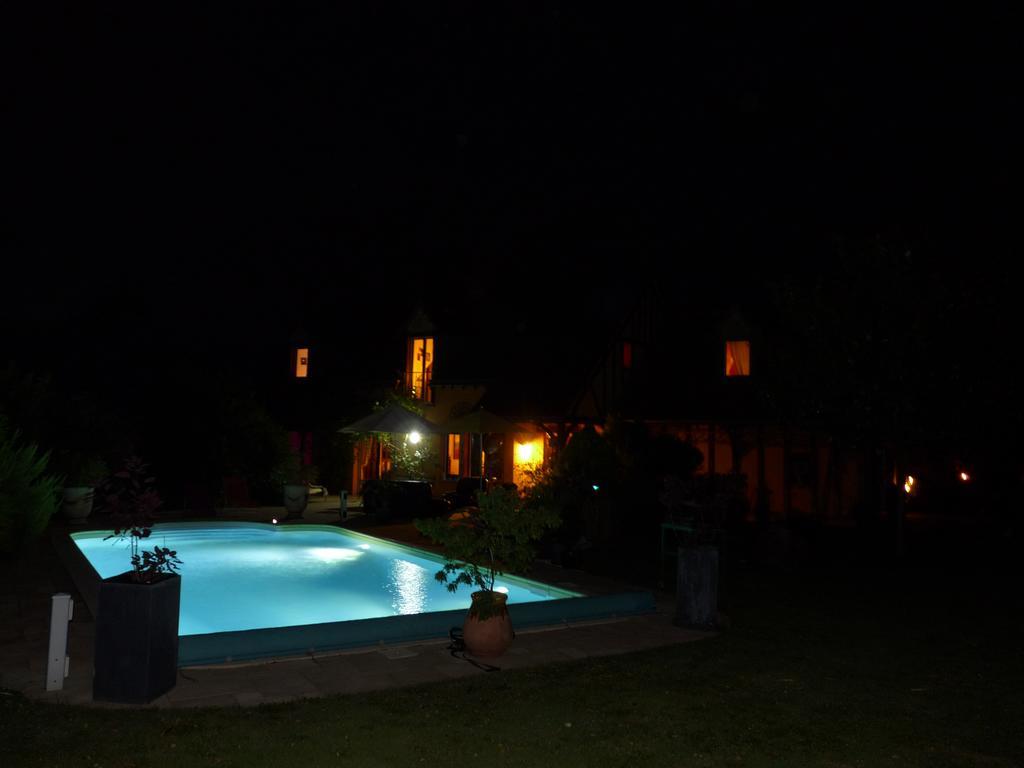 Chambres D'Hotes La Breachere Yvre-l'Eveque Exterior photo