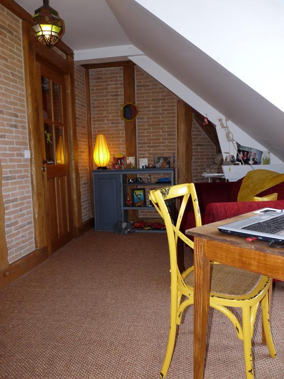 Chambres D'Hotes La Breachere Yvre-l'Eveque Exterior photo