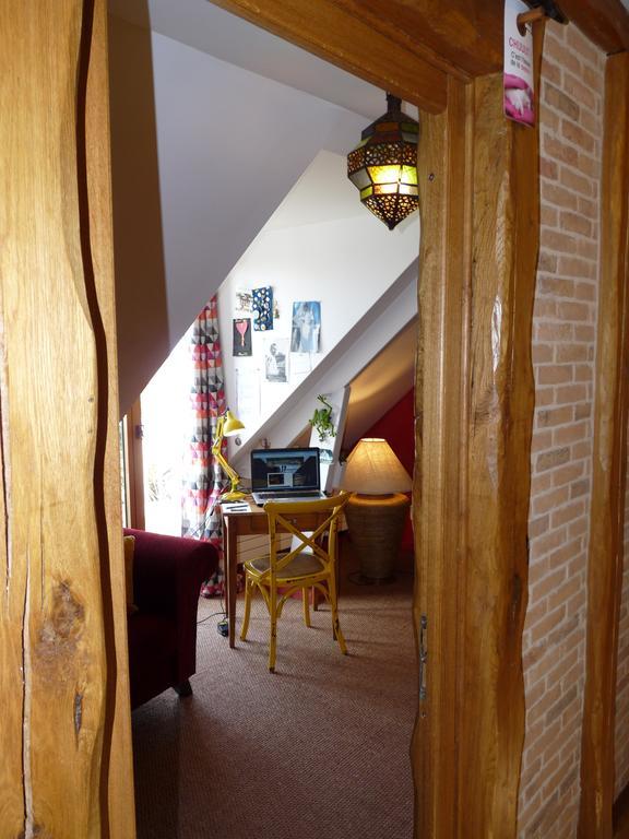 Chambres D'Hotes La Breachere Yvre-l'Eveque Exterior photo